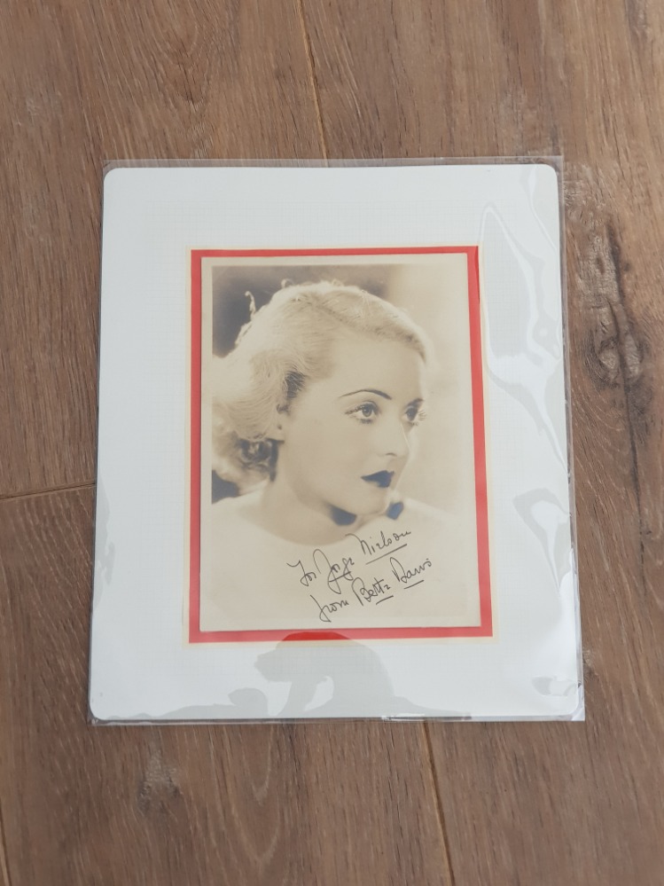 BETTE DAVIS 1908-1989 AMERICAN ACTRESS AND ACADEMY AWARD WINNER VINTAGE PHOTOGRAPH SIGNED OVER THE - Image 2 of 2