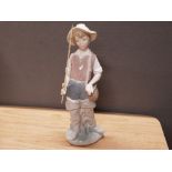 LLADRO FIGURE 809 BOY GONE FISHING WITH ORIGINAL BOX