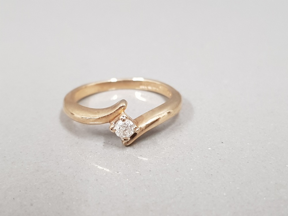 9CT GOLD DIAMOND SOLITAIRE RING 2.3G SIZE K