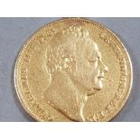 1832 WILLIAM IV 1832 GOLD SOVEREIGN WITH 1ST HEAD VERY RARE