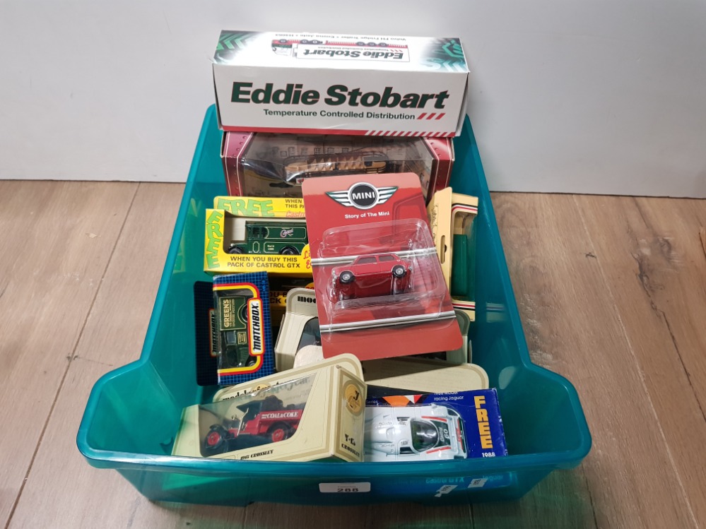 A BOX OF MISC DIE CAST VEHICLES INC MATCHBOX ETC