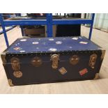 AMAZING VINTAGE OVERPOND STORAGE CHEST