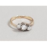 9CT GOLD & PLATINUM 3 STONE DIAMOND RING 2.2G SIZE L