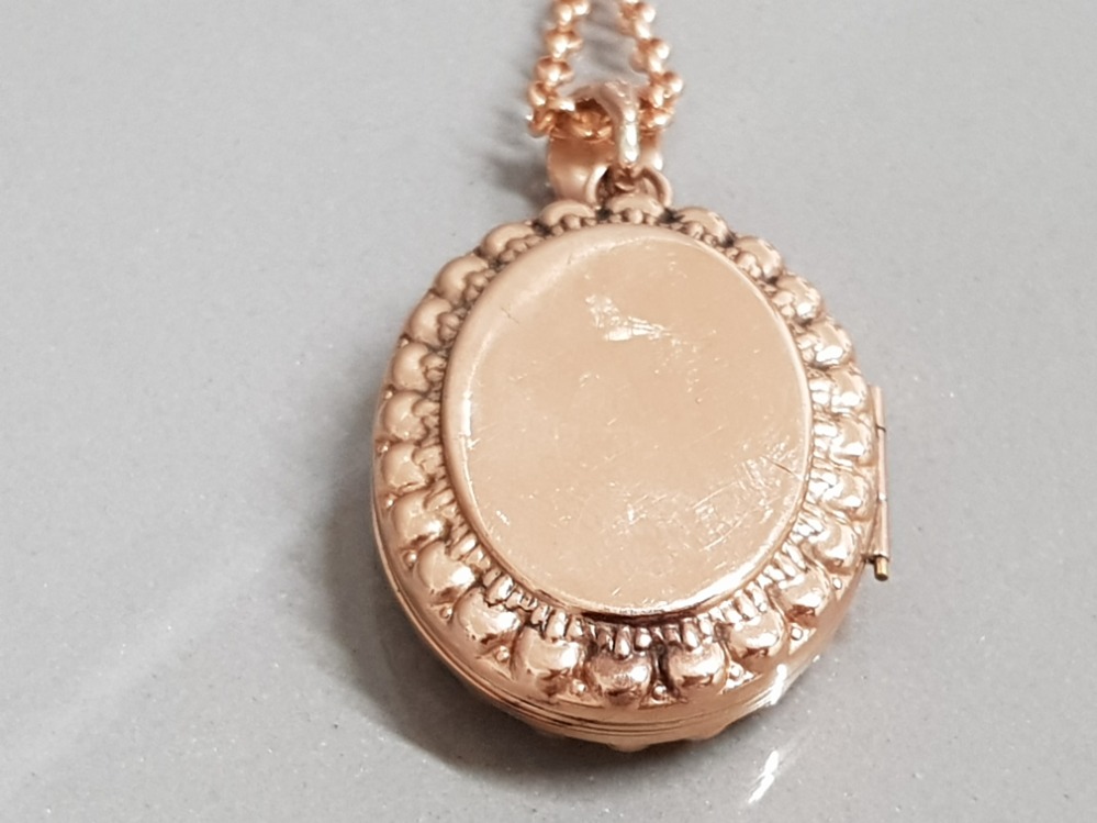 9CT ROSE GOLD BEAUTIFUL LOCKET AND CHAIN 18.2G - Image 2 of 3