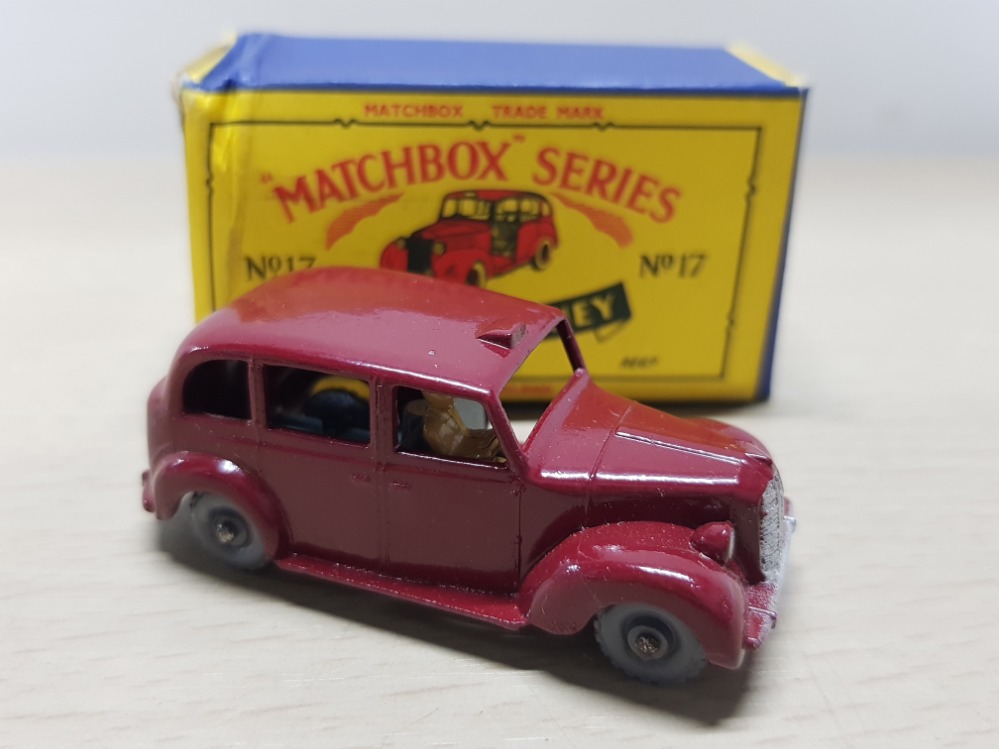 VINTAGE MATCHBOX DIE CAST CAR METROPOLITAN TAXI IN ORIGINAL BOX