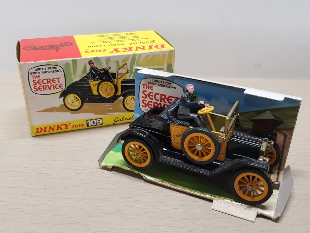 VINTAGE DINKY DIE CAST VEHICLE 109 GABRIEL MODEL T FORD FROM THE SECRET SERVICE COLLECTION WITH