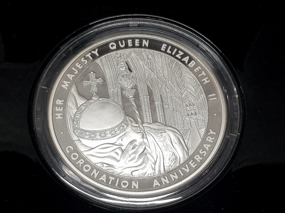 UK 2013 ROYAL MINT CASED 5OZ SILVER 10 POUND COIN TO COMMEMORATE THE 60TH ANNIVERSARY OF THE