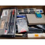 BOX CONTAINING A VARIETY OF VINTAGE FOUNTAIN PENS AND NIBS ETC INCLUDES OSMIROID 7 PIECE SET