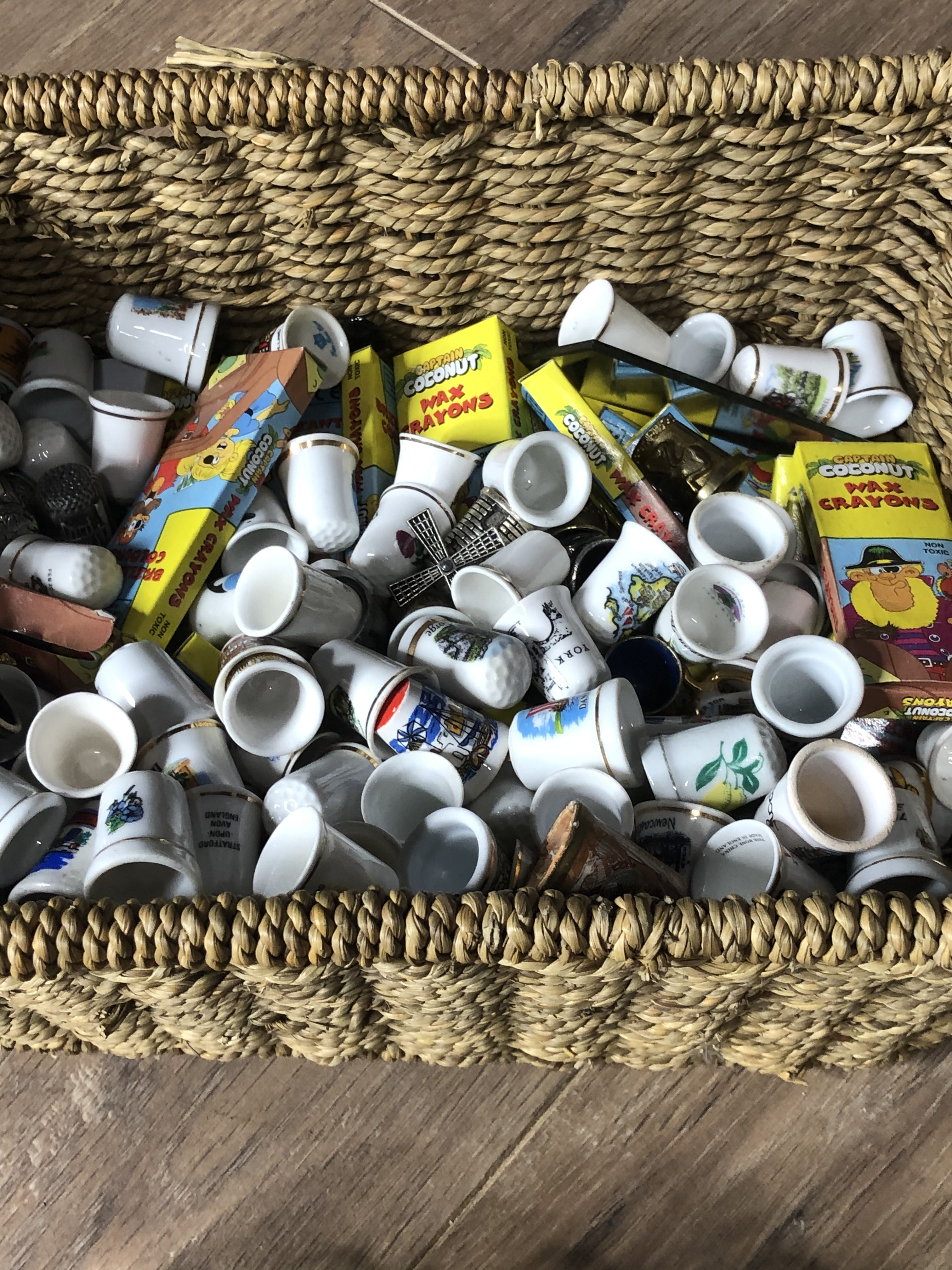 A WICKER BASKET CONTAINING A LARGE AMOUNT OF THIMBLES AND MATCHES - Image 2 of 2