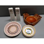 5 PIECES OF HORNSEA POTTERY BY JOHN CLAPPISON INCLUDES BIRD SPOON REST, SALT AND PEPPER SHAKER