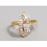 18CT GOLD BAGUETTE AND ROUND DIAMOND RING 4.6G SIZE N
