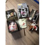 MISCELLANEOUS JAPANESE ITEMS INCLUDES BOXED SAKE SETS AND DOLLS