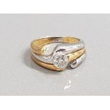 18CT WHITE AND YELLOW GOLD 1 STONE TWIST RING 5.1G SIZE M1/2
