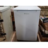 HOTPOINT UNDERBENCH FRIDGE IN WHITE 84CM