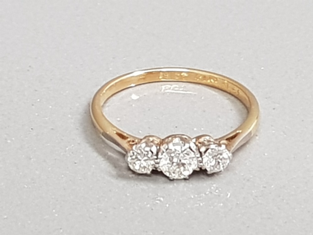 18CT GOLD THREE STONE DIAMOND RING APX .40CT 2.2G SIZE O