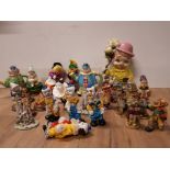 A VERY LARGE LOT CONTAINING NOVELTY TEAPOTS CLOWNS ETC