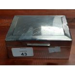 SOLID SILVER CIGARETTE OR TABLE BOX HALLMARKED FOR LONDON 1937 MAKER WILLIAM COMYNS AND SONS LTD