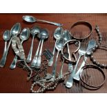 BAG OF MISCELLANEOUS HALLMARKED SILVER INCLUDES 10 SPOONS PLUS OTHER LOOSE CUTLERY, BANGLES AND