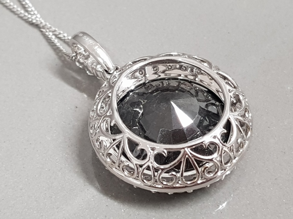 BEAUTIFUL 18CT WHITE GOLD BLACK DIAMOND APX 52CT WHITE DIAMOND APX 3.2CT PENDANT - Image 5 of 6