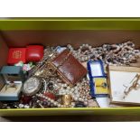 BOX OF MISCELLANEOUS COSTUME JEWELLERY RINGS NECKLACES ETC