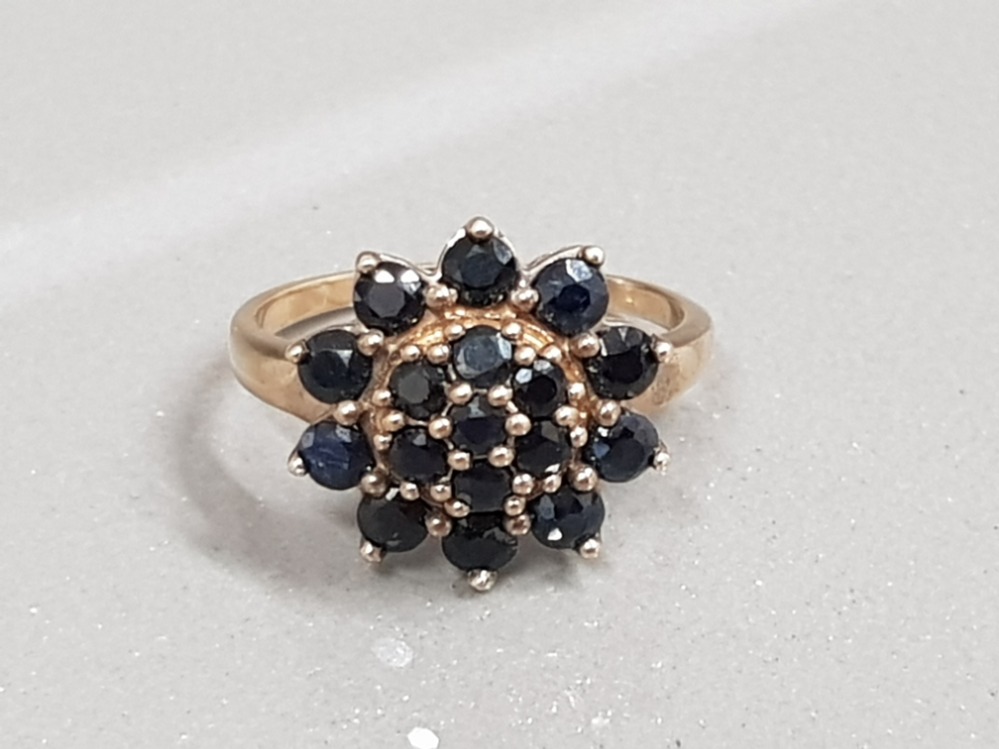 9CT GOLD BLACK STONE CLUSTER RING 3.3G SIZE P1/2