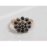 9CT GOLD BLACK STONE CLUSTER RING 3.3G SIZE P1/2