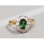 18CT GOLD OVAL GREEN STONE AND DIAMOND CLUSTER RING 3G SIZE J