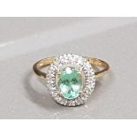 18CT GOLD GREEN STONE AND DIAMOND HALO RING 3G SIZE N