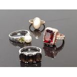 4 X COSTUME JEWELLERY RINGS