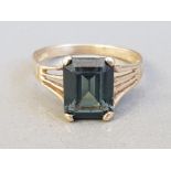 9CT YELLOW GOLD GREEN STONE RING 2.2G SIZE K1/2
