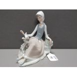 LLADRO 4460 GIRL SHEPHERDESS WITH DOVE BIRD MINT CONDITION