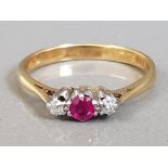 LADIES 18CT YELLOW GOLD PINK AND WHITE THREE STONE RING 2.2G SIZE M1/2