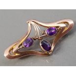 9CT ROSE GOLD AMETHYST 3 STONE BROOCH 1.7G