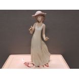 NAO BY LLADRO FIGURE 1158 GENTLE BREEZE WITH ORIGINAL BOX
