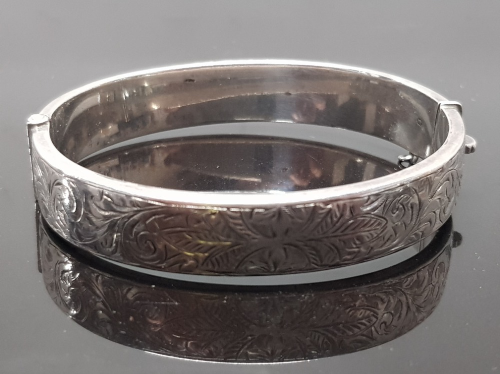 HALLMARKED AND BOXED HALF ENGRAVED CUFF BRACELET