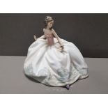 RARE LLADRO FIGURE 5859 AT THE BALL IN GOOD CONDITION 6INCHES IN HEIGHT