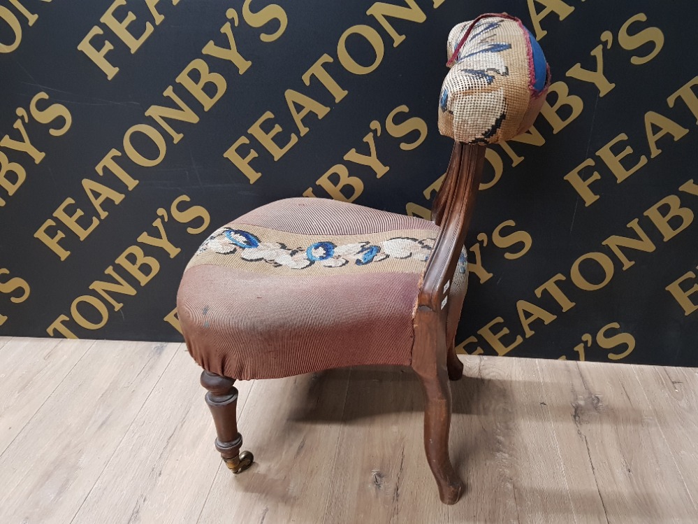 EDWARDIAN MAHOGANY BEDROOM CHAIR WITH UPHOLSTERED SEAT AND BACK REST ON BRASS CASTORS - Image 2 of 3