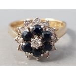 18CT YELLOW GOLD DIAMOND AND SAPPHIRE FLOWER CLUSTER RING 4.7G SIZE M