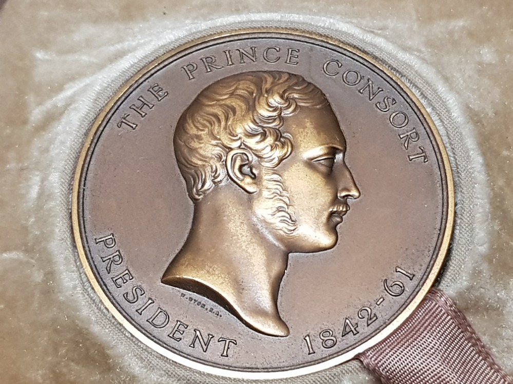 THE ROYAL SOCIETY OF ARTS MANUFACTURES AND COMMERCE PRINCE ALBERT MEDAL IN ORIGINAL PRESENTATION