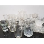 GOOD LARGE LOT OF MIXED EDWARDIAN ETCHED DRINKING GLASSES, CUT CRYSTAL SALTS ETC