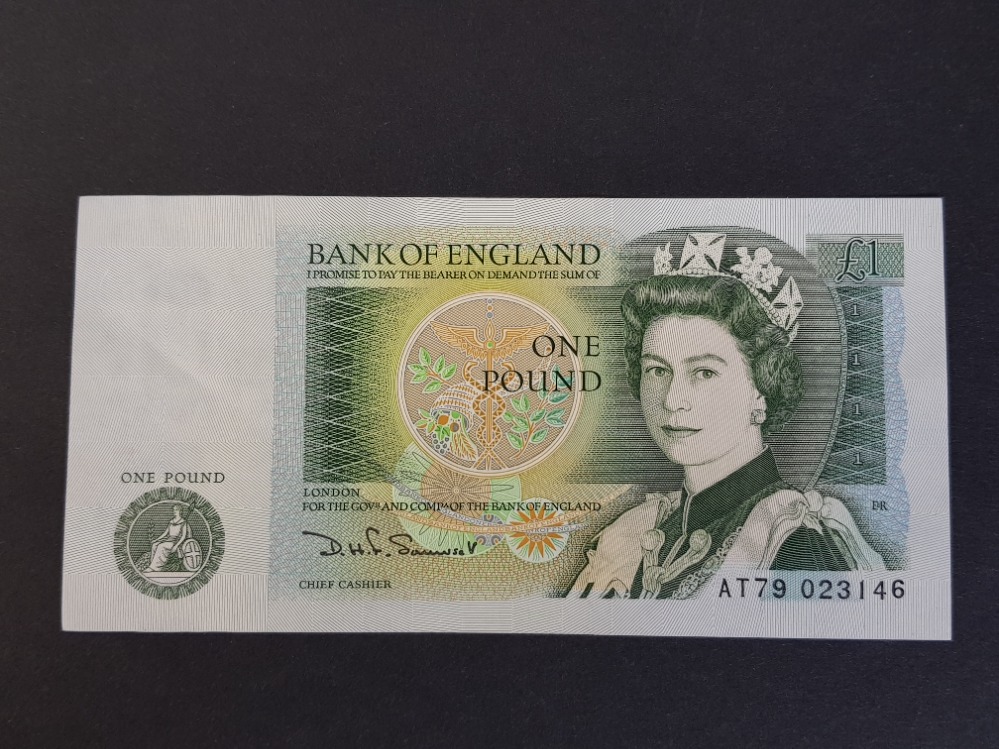 TEN BANK OF ENGLAND 1981-84 ONE POUND SOMERSET BANKNOTES CONSECUTIVE SOME MINOR BENDS - Image 2 of 3