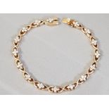 9CT YELLOW GOLD ORNATE DIAMOND CLUSTER BRACELET APPROXIMATELY 7 INCHES IN LENGTH 13.9G