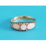 18CT GOLD ANTIQUE THREE STONE OPAL RING 2.4G SIZE H1/2