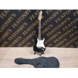 ELECTRIC ENCORE GUITAR TOGETHER WITH CARRY BAG