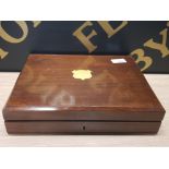 NICE WALKER AND HALL CUTLERY BOX WITH VACANT BRASS SHIELD TO THE TOP WITH KEY