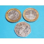3 MODERN COLLECTABLE BRITISH COINS INCLUDING JEMIMA PUDDLEDUCK 50P, WW1 2 POUND COIN AND WILLIAM