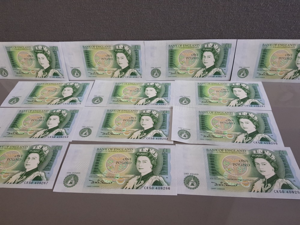 13 BANKNOTES 1981-84 1 POUND SOMERSET, CONSECUTIVE A UNC