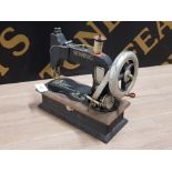 NOVELTY SEWING MACHINE BOX