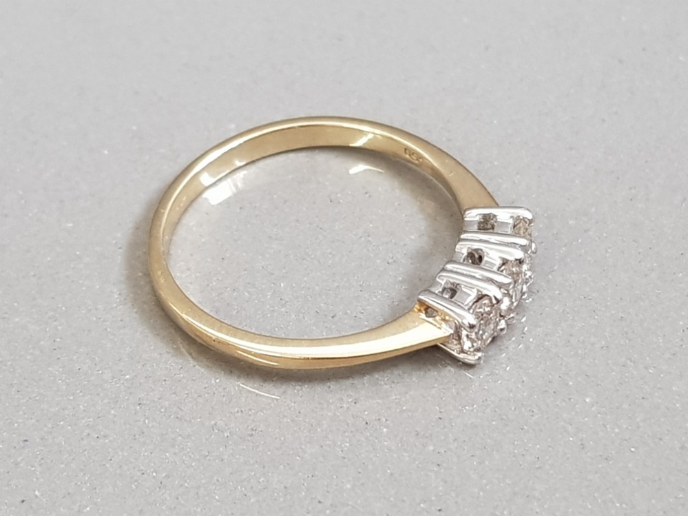 18CT GOLD DIAMOND THREE STONE RING APX .50CT 1.8G SIZE P - Image 2 of 2