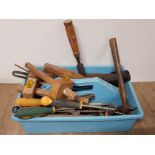 A TRAY CONTAINING ASSORTED TOOLS INC DIAMOND BRAND CHISELS ETC